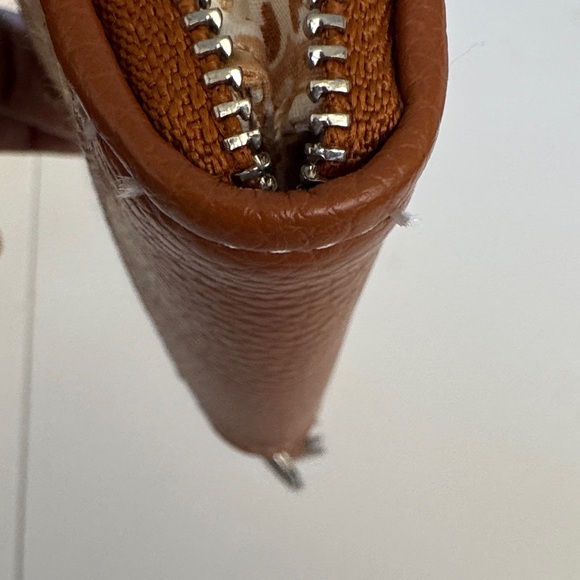 Vera Bradley Brown and Tan Wallet - Picture 5 of 6